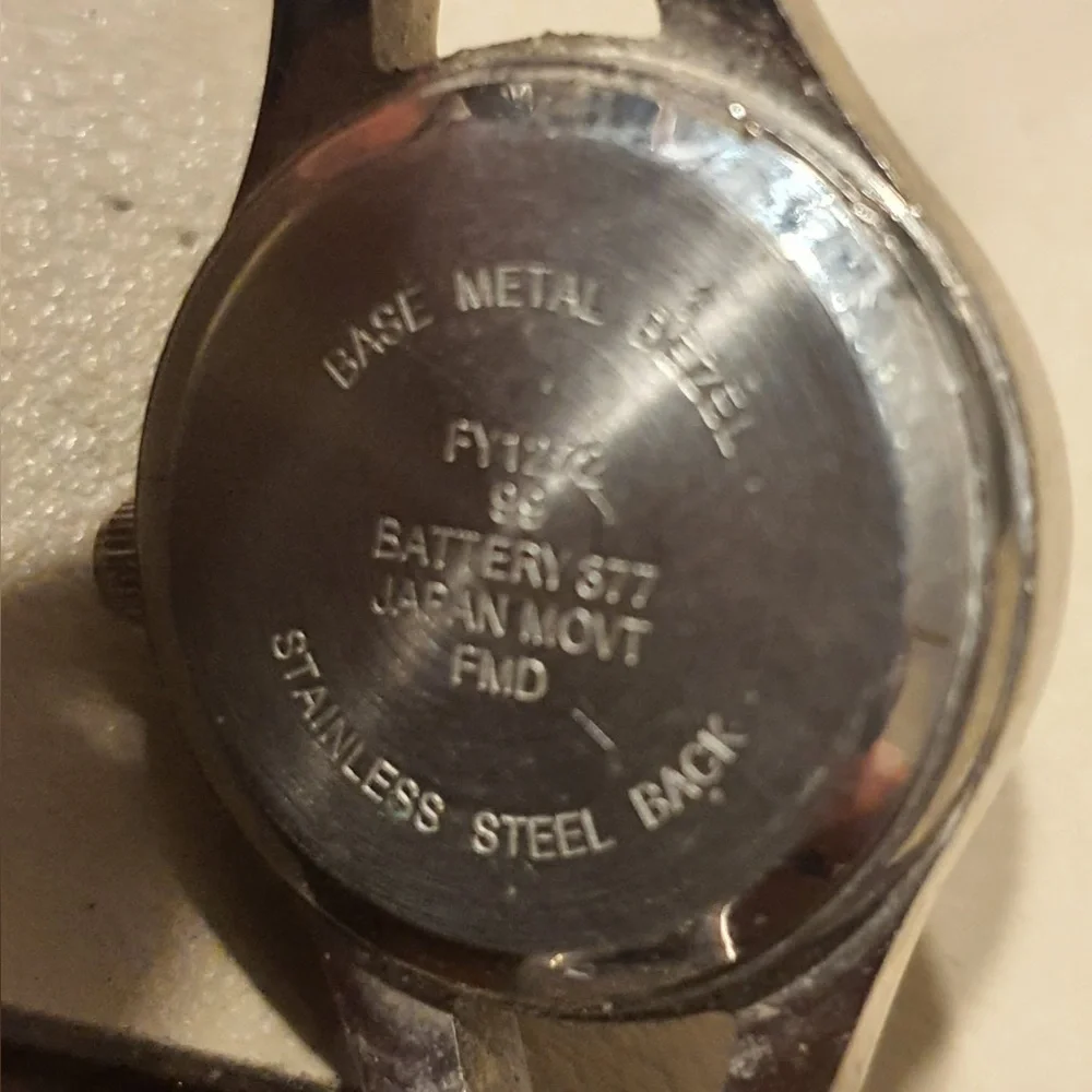 🦋10/$20🦋 Lot of 2 Pink Accutime & Unbranded Women's Watches